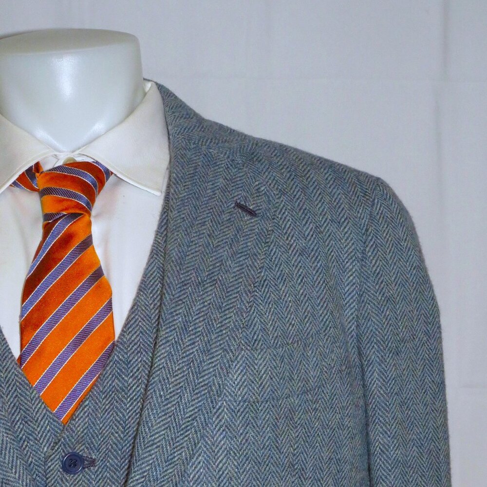 Orazio Luciano Bespoke Pale Bluish Gray Herringbone Tweed Three Piece Suit 42